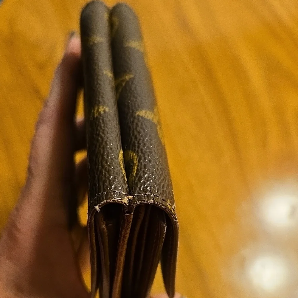 Louis Vuitton Portefeiulle Elise Monogram Bifold Wallet